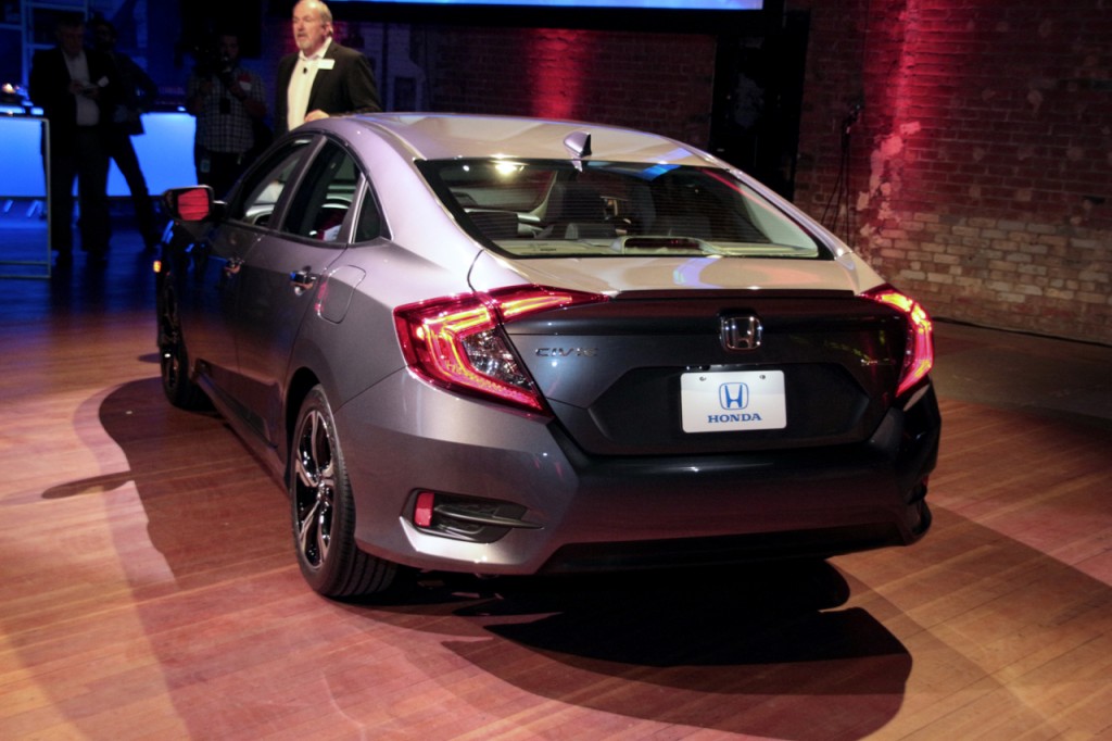 2016-Honda-Civic-sedan-reveal-14-of-24-1024x682.jpg