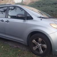 2011년 토요타 시에나 128500마일 가격$8,500